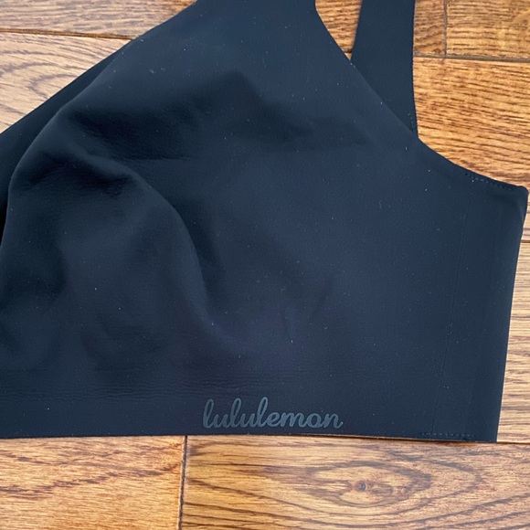 Lululemon Like Nothing Bra in Black 32E - Picture 7 of 11